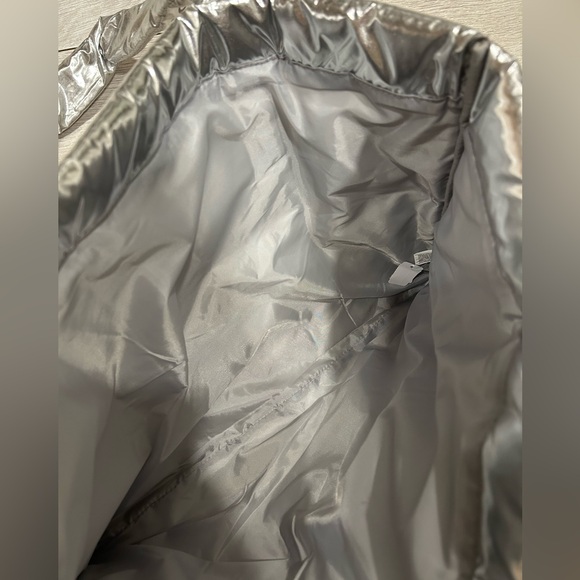Bath And Body Works Exclusive Black Friday Puffy Silver Tote (18.5"x14") - Picture 3 of 4